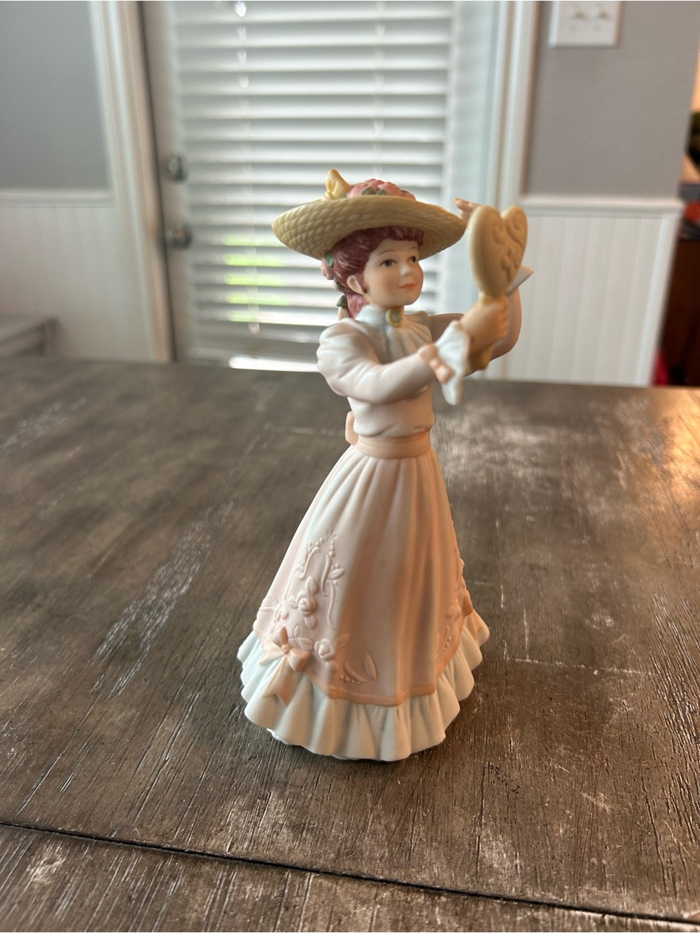 Vintage 1991 Enesco porcelain figurine